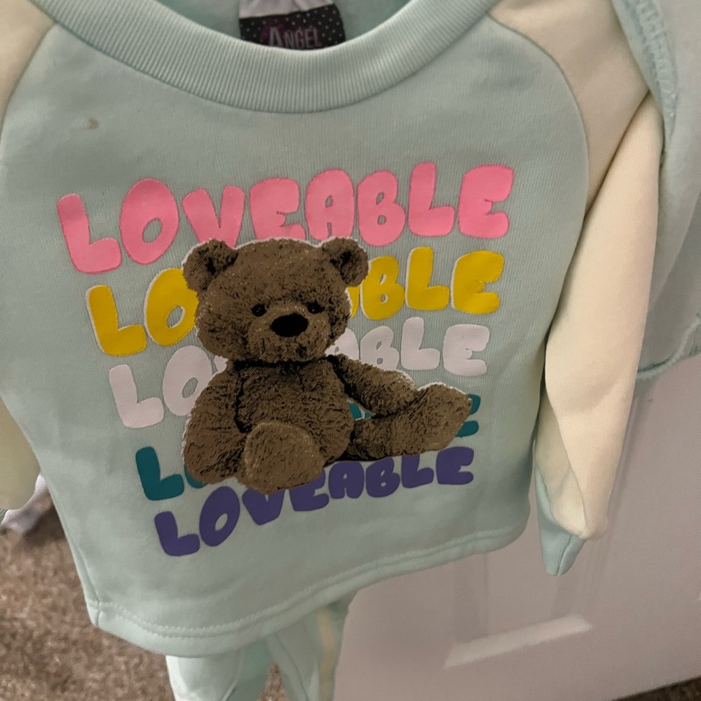 Lovable Bear Graphic Sweatshirt